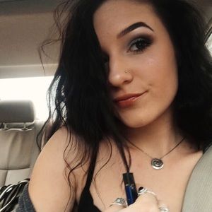 Meet your Posher, Madeline